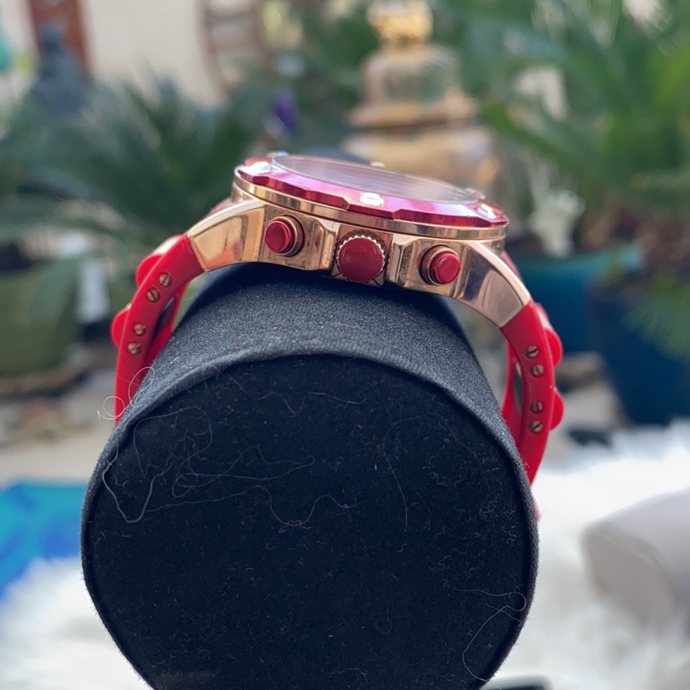 ♦️♦️FIRM♦️♦️INVICTA RED-N-GOLD RUBBER WATCH♦️♦️ - Picture 3 of 4
